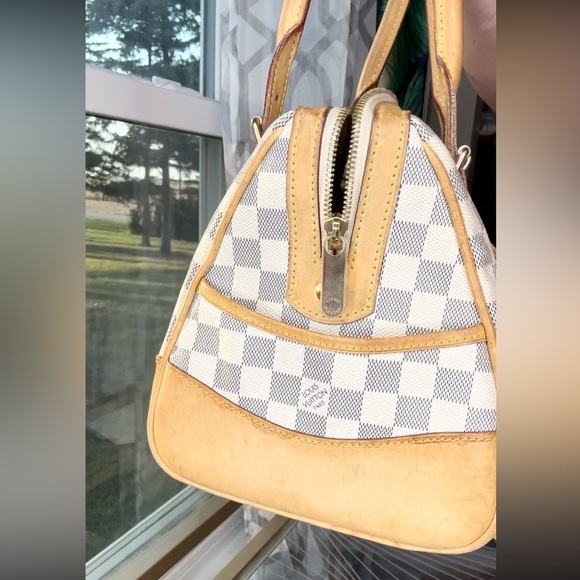 Louis Vuitton Damier Azur Berkeley Authentic Handbag with COA - Picture 7 of 12